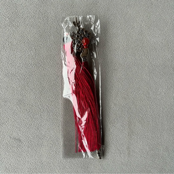 Metal Bookmark ~ Flower Design ~ Red Tassel with Beads ~ Brand New! - Picture 8 of 10